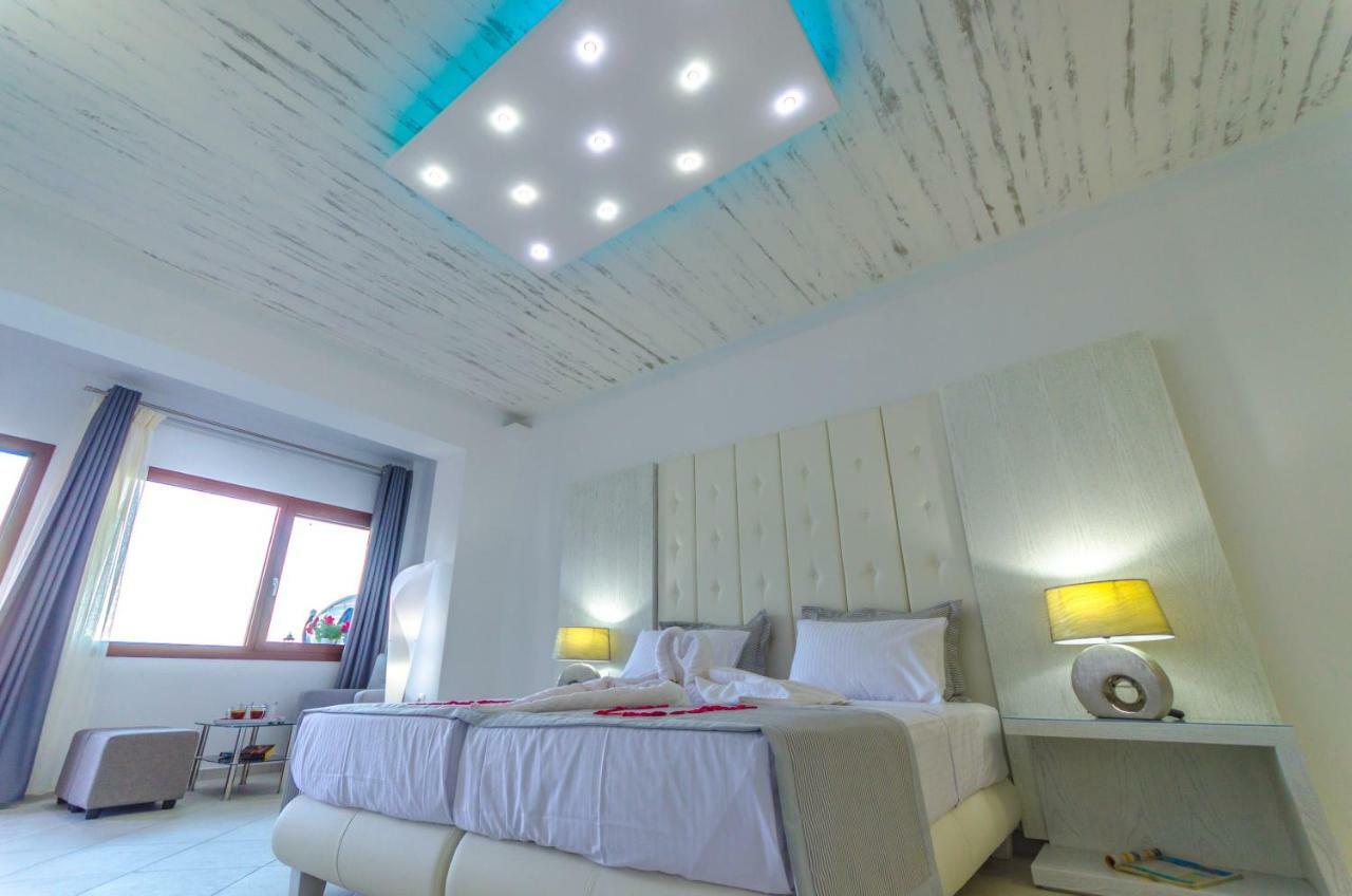 Ftelia Luxury Studio "Quattro" เมกาลีอัมโมส ภายนอก รูปภาพ